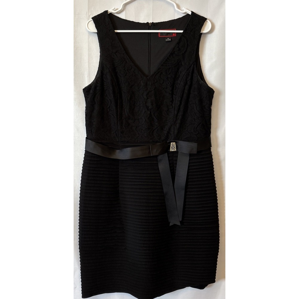 Women's Scarlett Sleeveless Lace Bodice V-Neck Pleated Belt & Buckle Dress 14